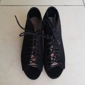 Black open toe platform shoes